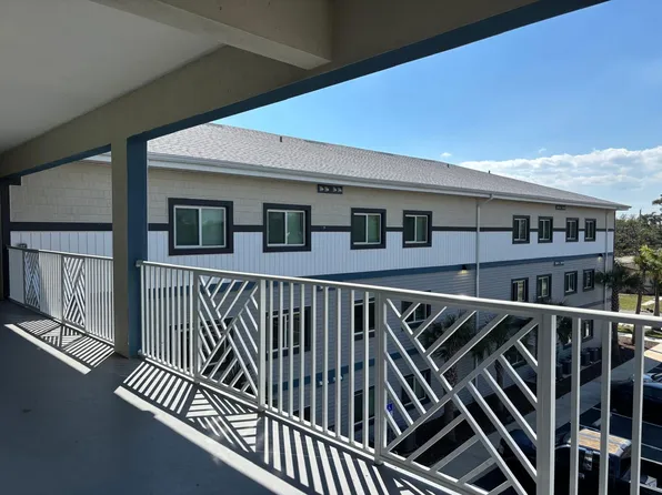 Royal Palms Apartments