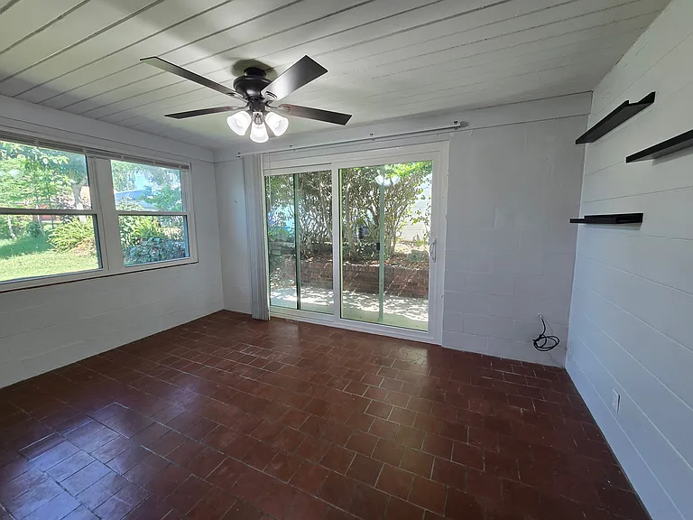 507 Lake Lulu Dr N — Photo 3