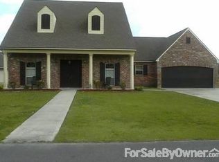 8932 Oak Creek Ln, Abbeville, LA 70510