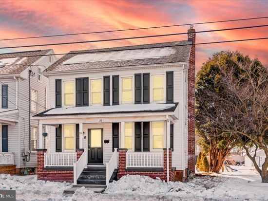15 Westminster Ave, Hanover, PA 17331