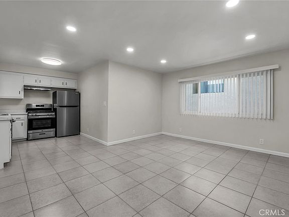 2nd image of 417 N Broadway APT 6