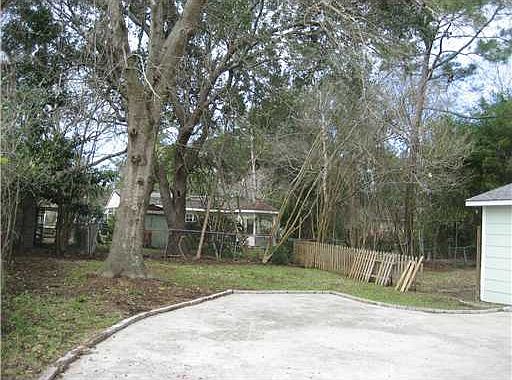 3rd image of 707 Twin Oaks Dr
