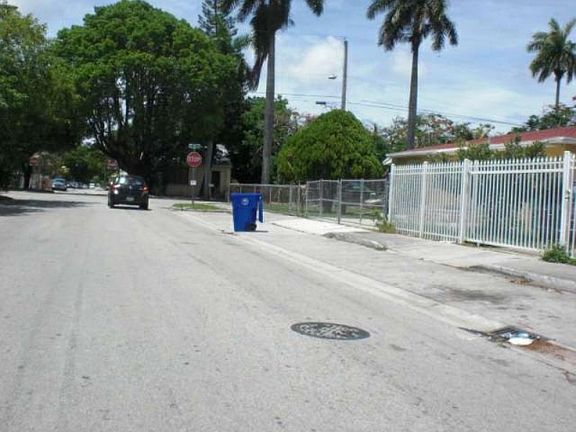 4th image of 2711 NW 21st Ave