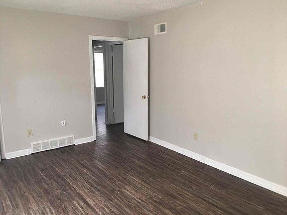 3rd image of 1366 Mary Jane Ave