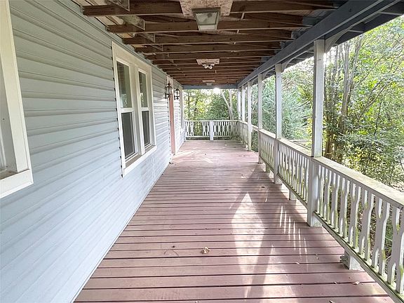 4th image of 802 Gardner Dr