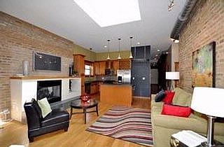 3rd image of 1637 W Pratt Blvd APT 3E