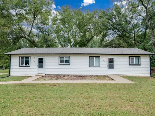 420 W Mahoney Dr, Derby, KS 67037
