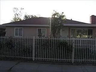 4224 77th St photo 1
