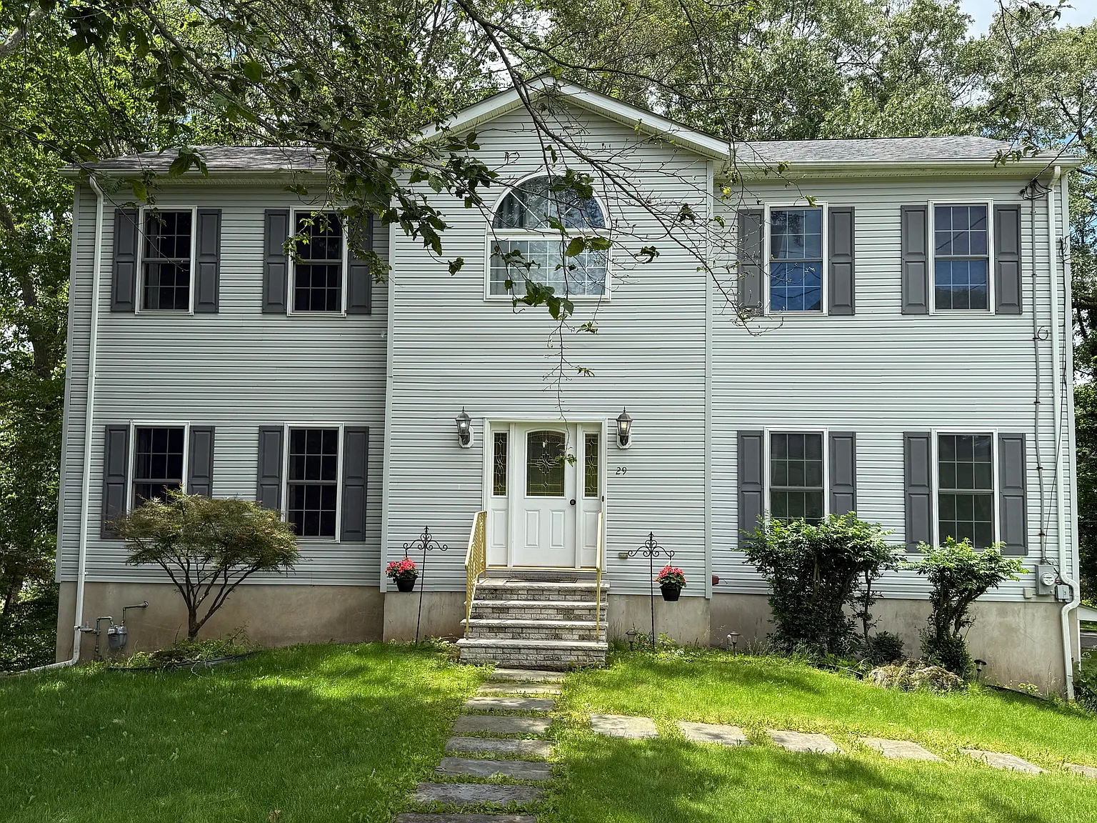 29 Schuyler Rd — Photo 1