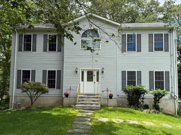 29 Schuyler Rd, Wayne, NJ 07470