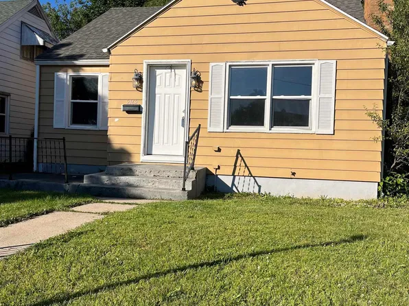 2162 Parkview Pl, South Bend, IN 46616