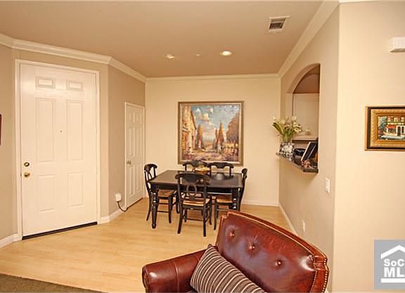 5th image of 24 Crestline #103