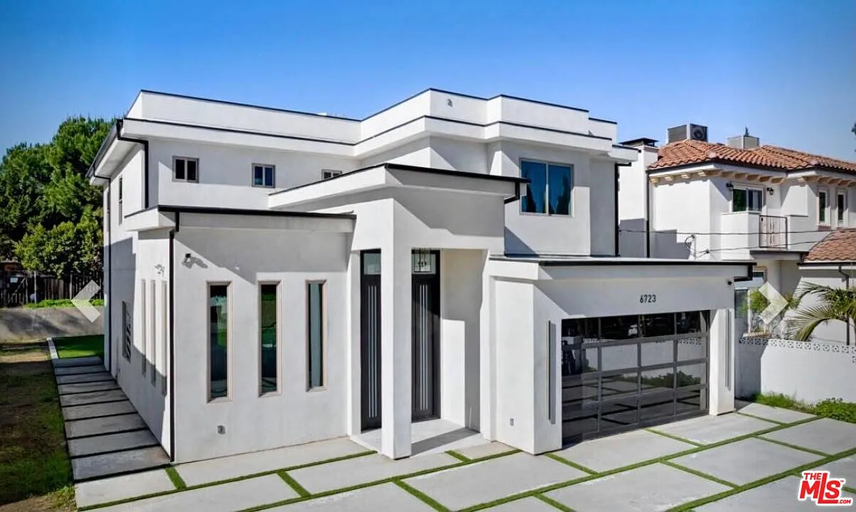 5 bed, 5.0 bath, 2700 sqft, $8,000 — Photo 4