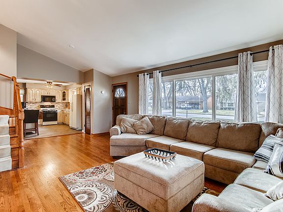 4th image of 12637 Parkside Ave