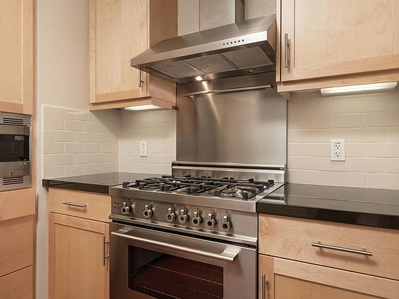 5th image of 1001 Laurel St Unit 227
