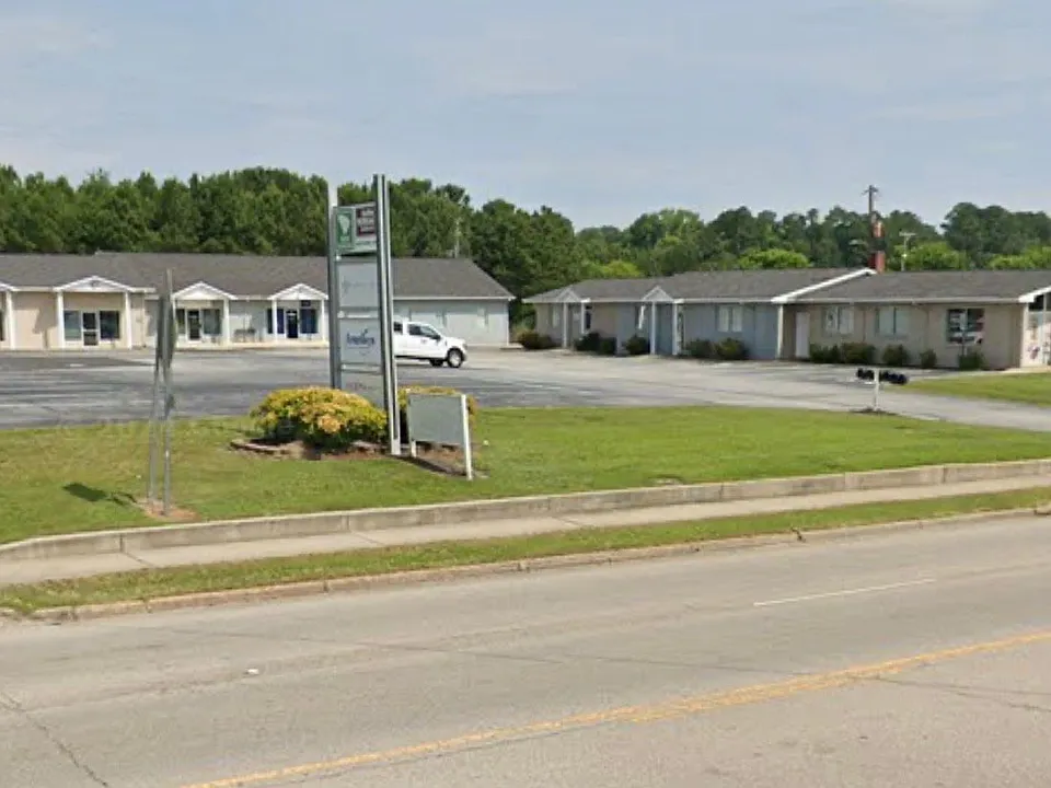 1645 J A Cochran Byp #B
