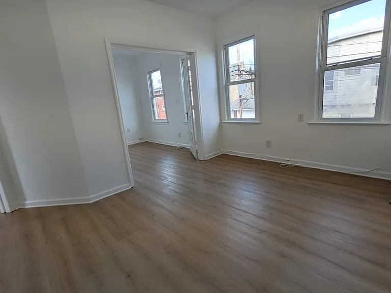 116 Knapp Ave #4 — Photo 10