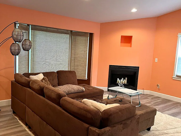 16348 Hollywood St — Photo 12