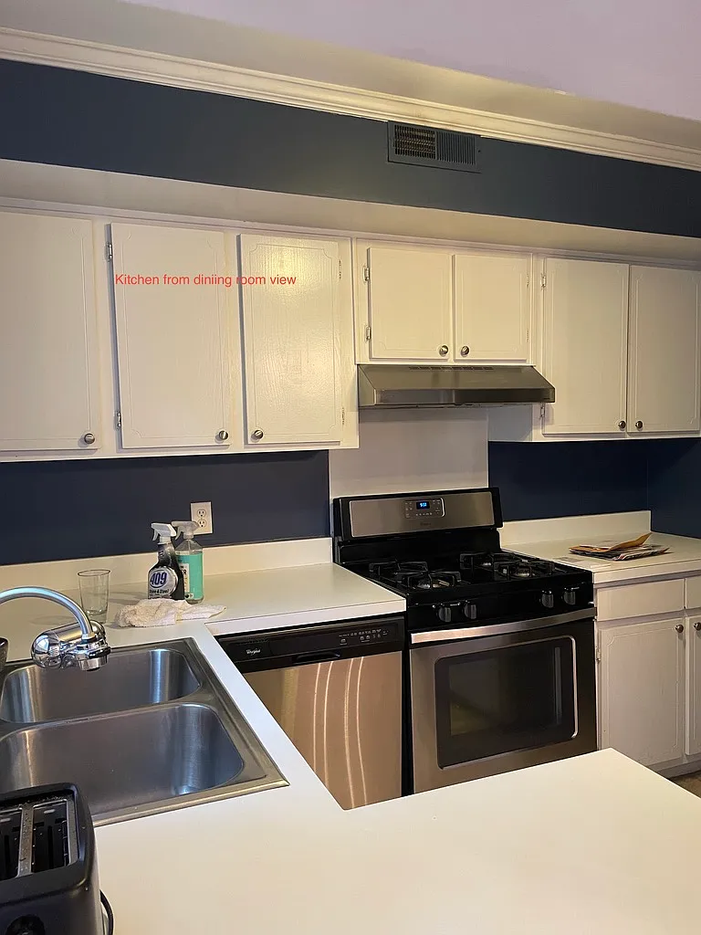 3 bed, 1.5 bath, 1428 sqft, $1,995 — Photo 4