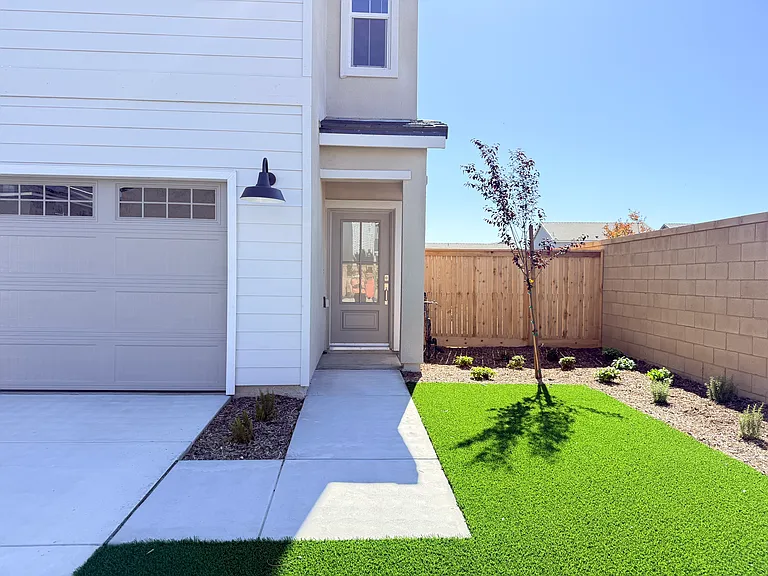 2287 N Preuss Ave — Photo 20