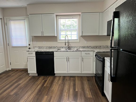 4th image of 512 Shenandoah Dr