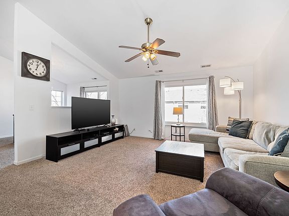 3rd image of 315 Thornwood Way Unit B