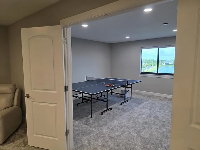 527 SE Vallarta Dr — Photo 49