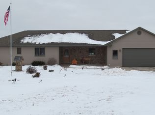 W7707 Rocky Rd, Shiocton, WI 54170