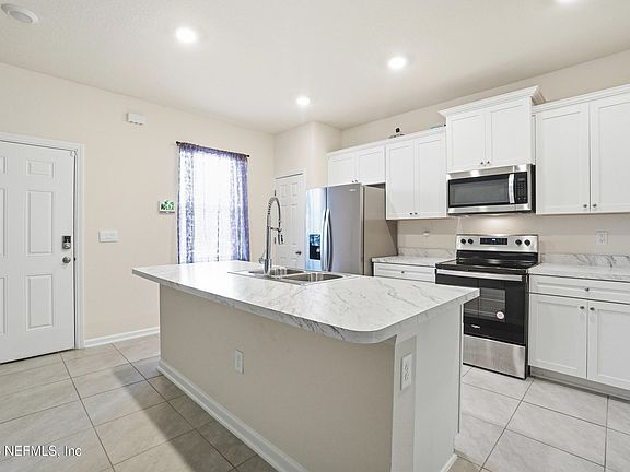 5th image of 132 WHISPERING BROOK Drive