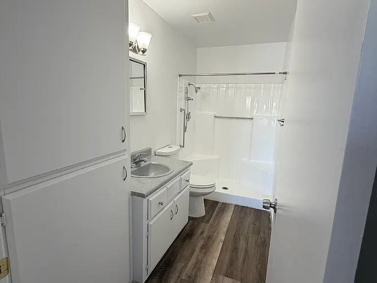 Flats at Granite Reef — Photo 7