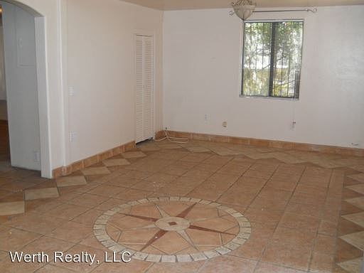 1st image of 101 W Blacklidge Dr