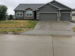 16005 Monroe Ct, Urbandale, IA 50323