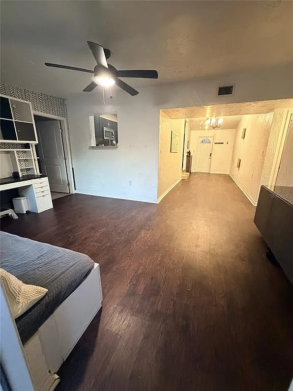 3 bed, 3.0 bath, 1400 sqft, $3,600 — Photo 3