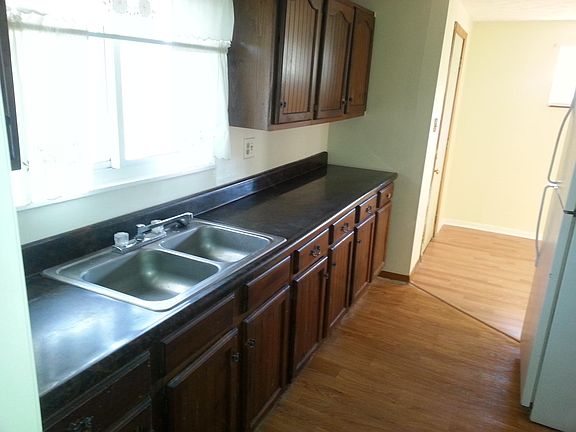5th image of 3200 Landview Dr