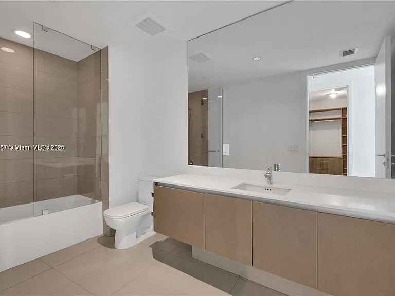 3300 NE 188th St #611 — Photo 15
