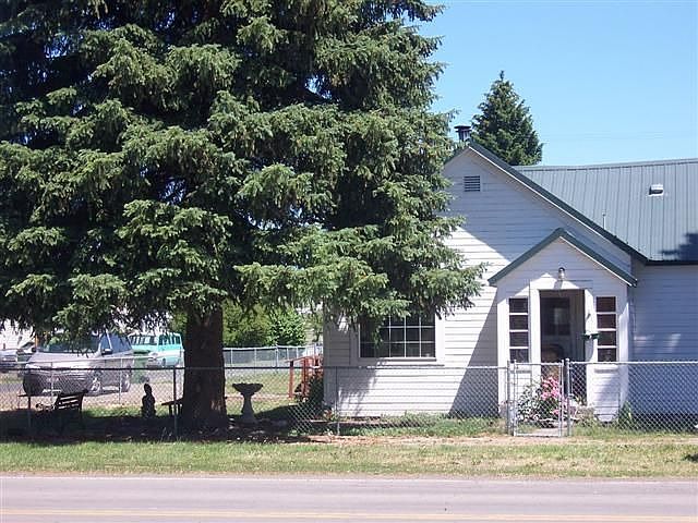 2nd image of 701 Oak St