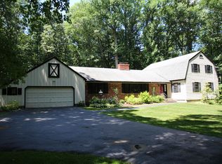 91 Sturbridge Ln, Trumbull, CT 06611