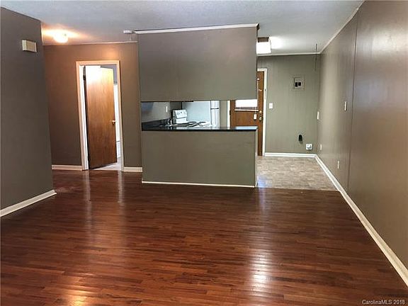 2nd image of 2324 Woodbridge Dr #A