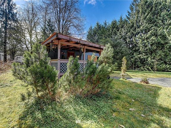 3rd image of 22923 N River Dr