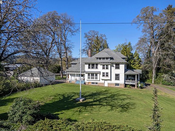 3rd image of 3316 Thomsen Rd