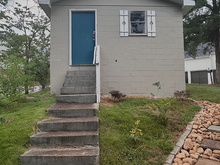 1301 Dugdale St — Photo 4