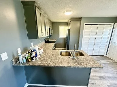 101 Ashley Dr — Photo 2
