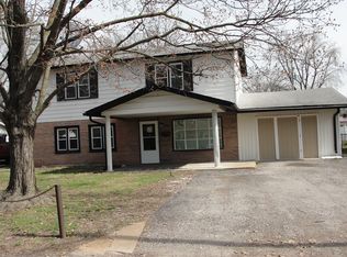 24 Drexel Dr, Cahokia, IL