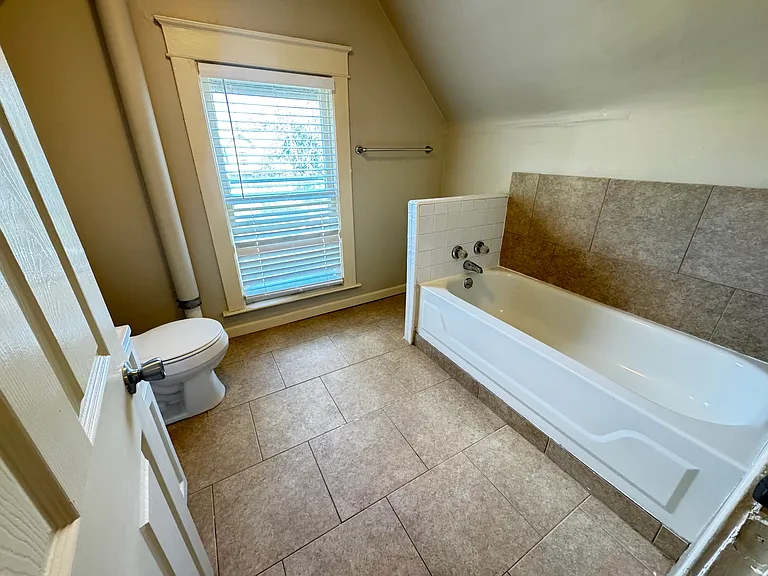 2344 Dudley St — Photo 15