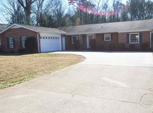 143 25th Ave NW, Hickory, NC 28601