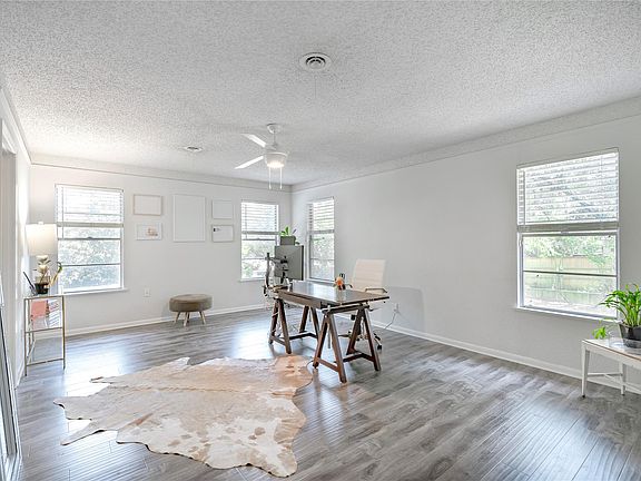 4th image of 6455 Waverly Way #B