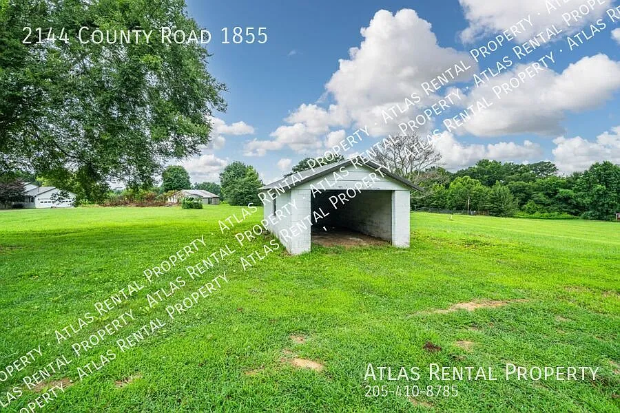 3 bed, 2.0 bath, 1271 sqft, $1,300 — Photo 3