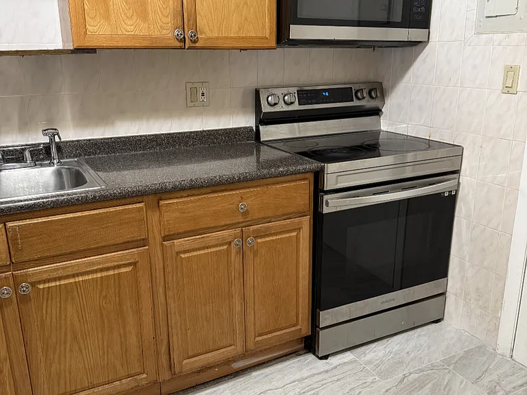 33 Cary Ave #5 — Photo 6
