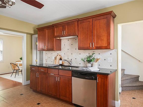 4th image of 331 Williams St #7