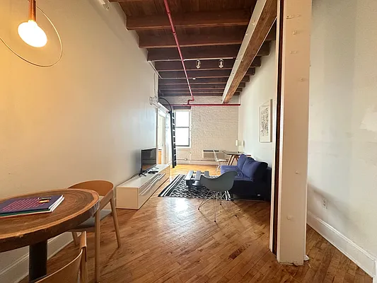 Rented by Dream Space Realty | media 10